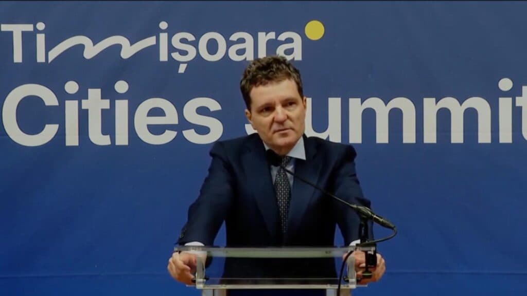 Nicușor Dan, gafă de proporții la Timișoara: “Învățăm… ne inspirăm unii de la alții…” – Președintele a părut că se luptă cu exprimarea