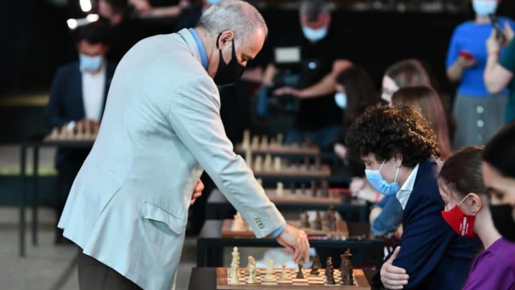 Nicușor Dan, învățat de la marele Garry Kasparov: Teama față de un dictator nu face decât să asigure rezultatul de care te temi