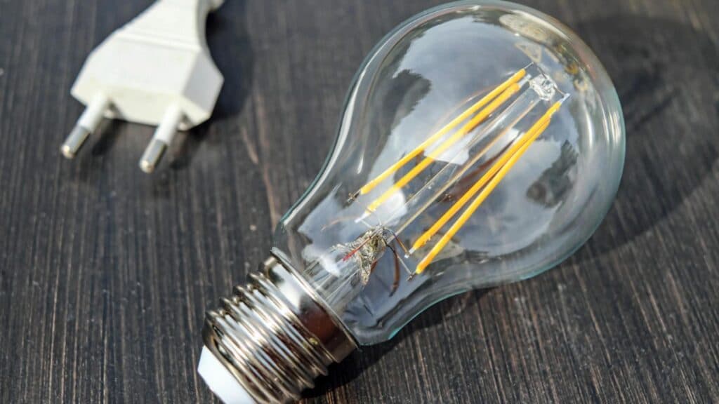 Beneficiază de un voucher de 50 de lei pentru factura de electricitate – noi categorii incluse!