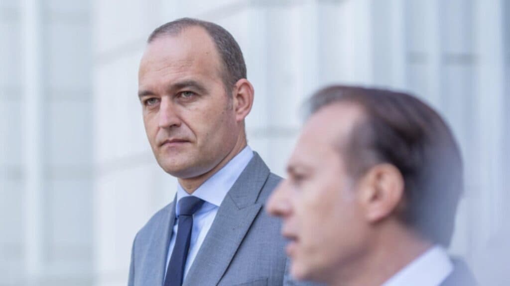 Cîțu își atacă asistentul Boloș după scandalul legat de „organul genital” al lui Ciolacu: „Un individ lipsit de tărie, se bucură mai mult de putere.”
