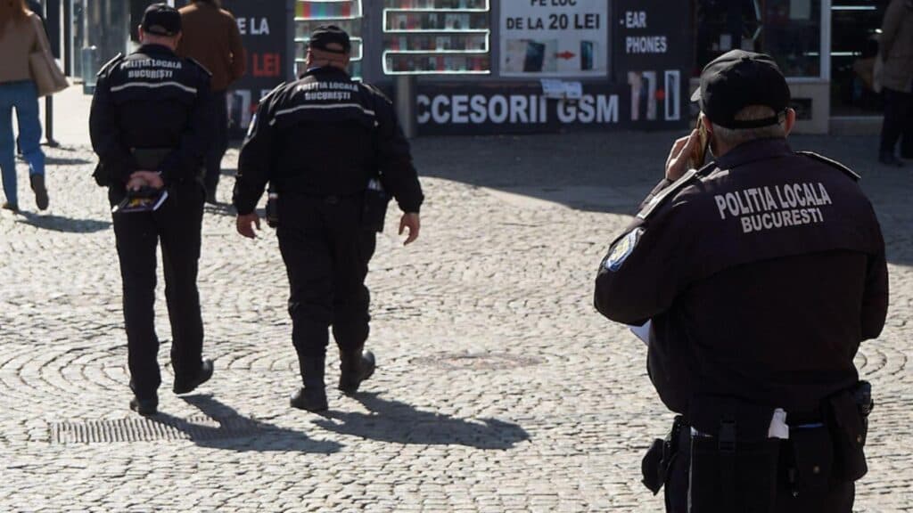 Polițiștii locali devin operatori de imagine: un nou proiect de lege le permite utilizarea camerelor de tip bodycam