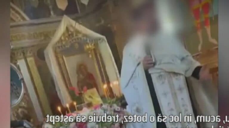 Preot în conflict cu Mitropolia după ce a reproșat părinților, în timpul botezului, că fetița nu a fost hrănită