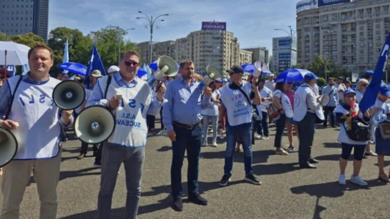 Profesorii rămân fervenți: o lună de protest la ușa Guvernului și a ministrului Educației, în ciuda indiferenței Executivului Bolojan