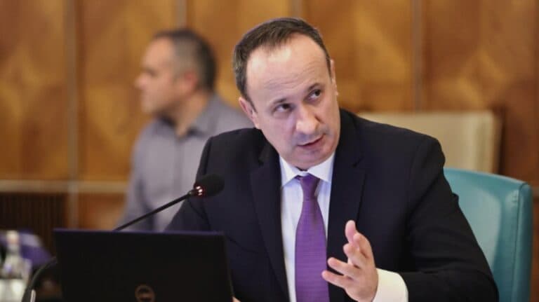 PSD contestă reforma lui Bolojan și solicită ca ucrainenii să contribuie la CASS: Adrian Câciu subliniază „importanța echității”