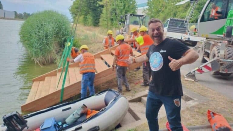 România intră în Cartea Recordurilor: înotătorul român care a străbătut un continent fără costum de neopren