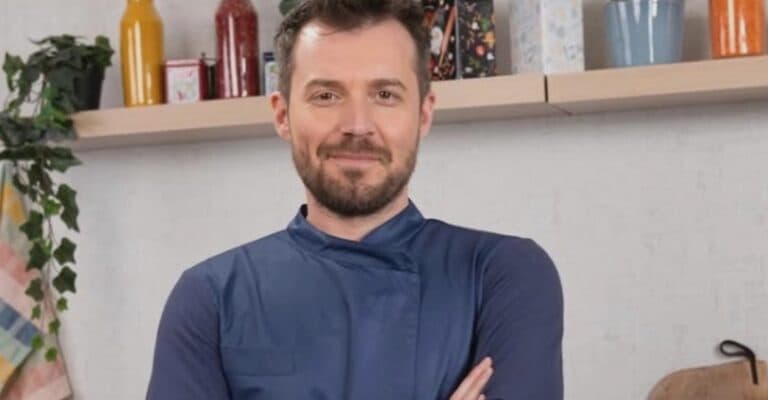 Descoperă rețeta savuroasă a chef-ului Horia Manea: ficăței de pui cu ciuperci și sos de vin cu usturoi. Ce secrete ascunse ne împărtășește vedeta de la Antena Stars? „Trebuie mare grijă.”