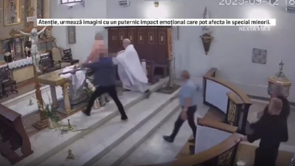 Incidente uluitoare într-o biserică: un preot atacat de un agresor
