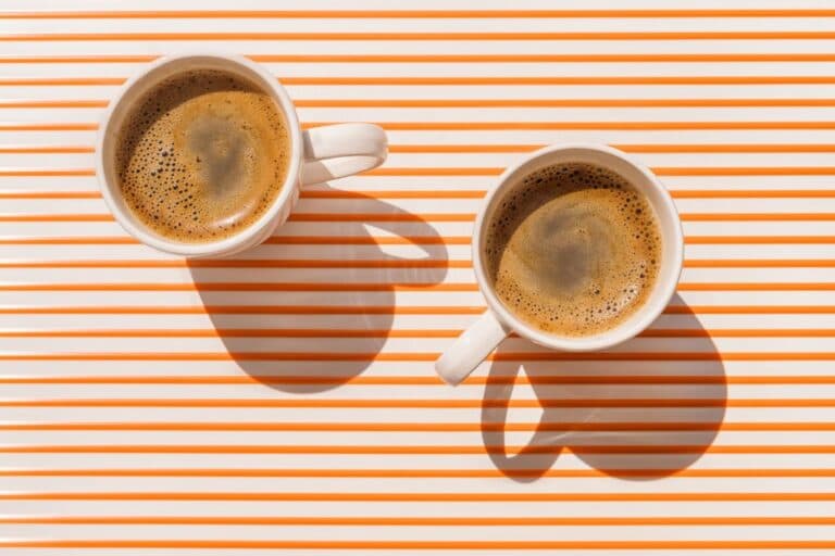 „Vânzarea boabelor de cafea către Starbucks” – cum explozia inteligenței artificiale ar putea lăsa în urmă cele mai mari companii din domeniu