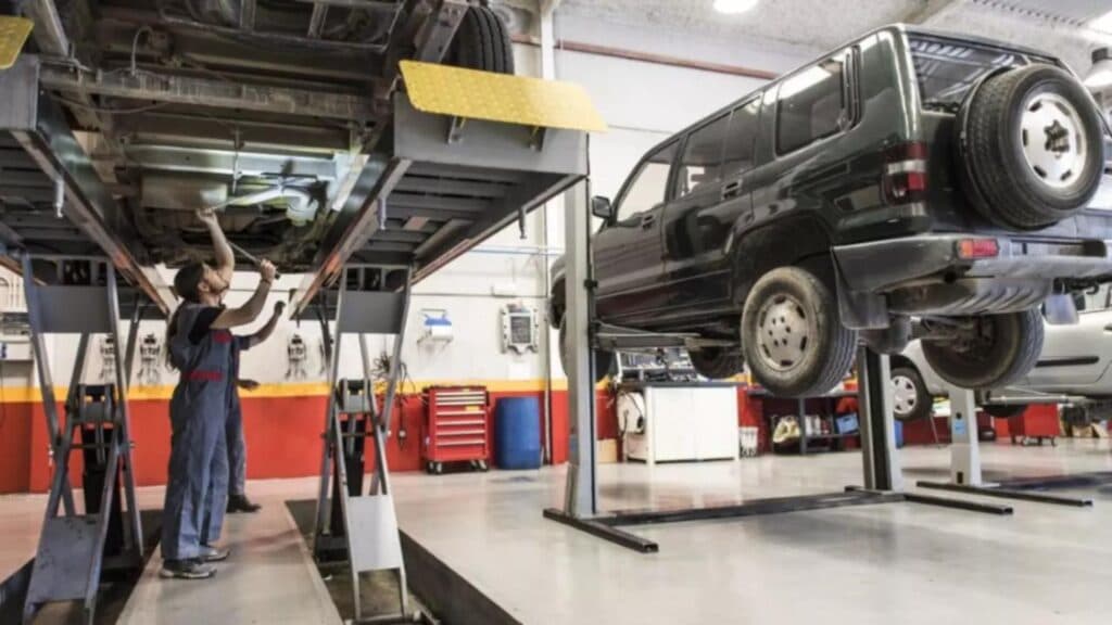 Atelierele auto reclamă ASF pentru susținerea companiilor de asigurări în fața creșterii prețurilor RCA