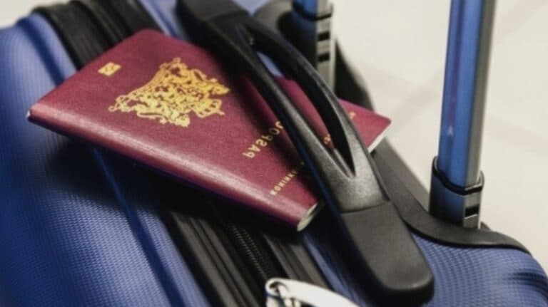 SONDAJ: Mai mult de 500.000 de români își doresc să părăsească țara în următorul an