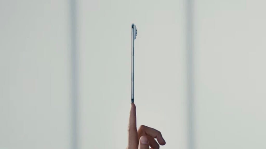 iPhone Air sugerează viitorul smartphone-ului, cu posibile inovații în domeniul pliabilității