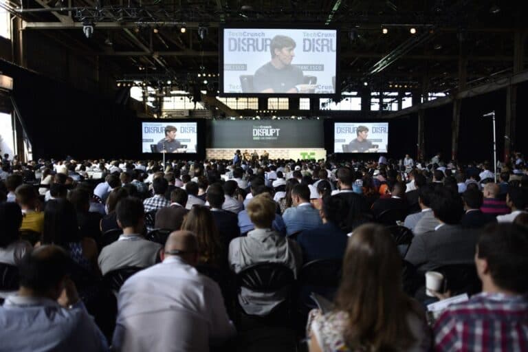 Ultima ocazie de a economisi până la 668 de dolari la biletele pentru TechCrunch Disrupt 2025
