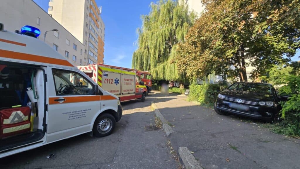 Trei pietoni, inclusiv doi copii, victime ale unui accident pe trotuarul din Suceava