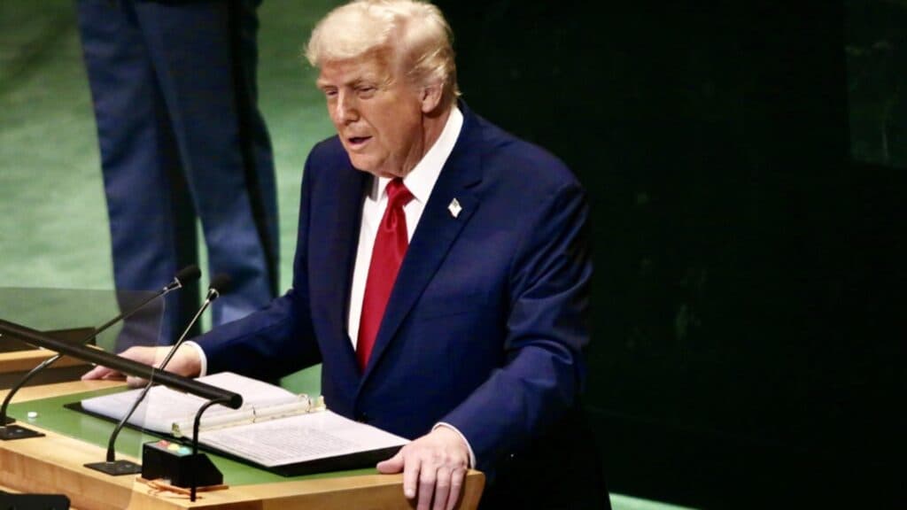 Trump apără dreptul națiunilor NATO de a intercepta avioanele rusești care invadează spațiul lor aerian