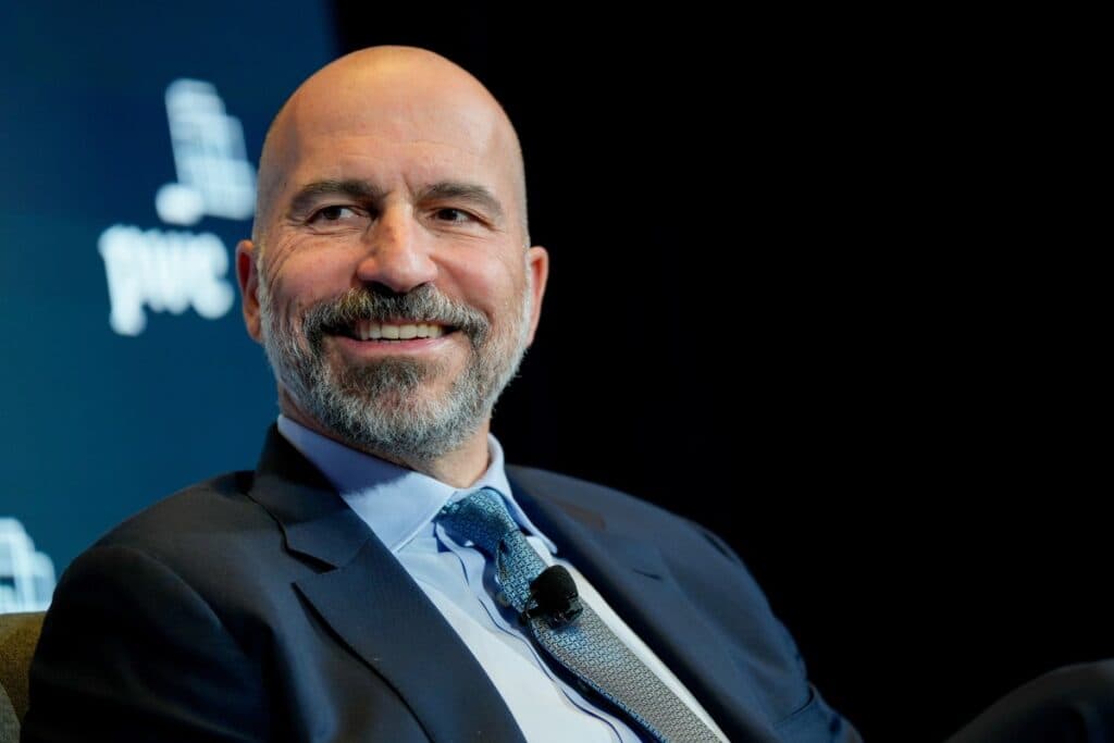 Uber și Momenta își propun să testeze vehicule autonome în Germania în 2026