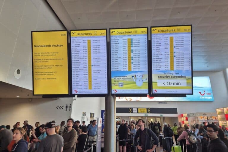 Oare cine este bărbatul prins în Marea Britanie, suspectat că a orchestrat un atac de tip ransomware care a provocat haos în aeroporturile din Europa?