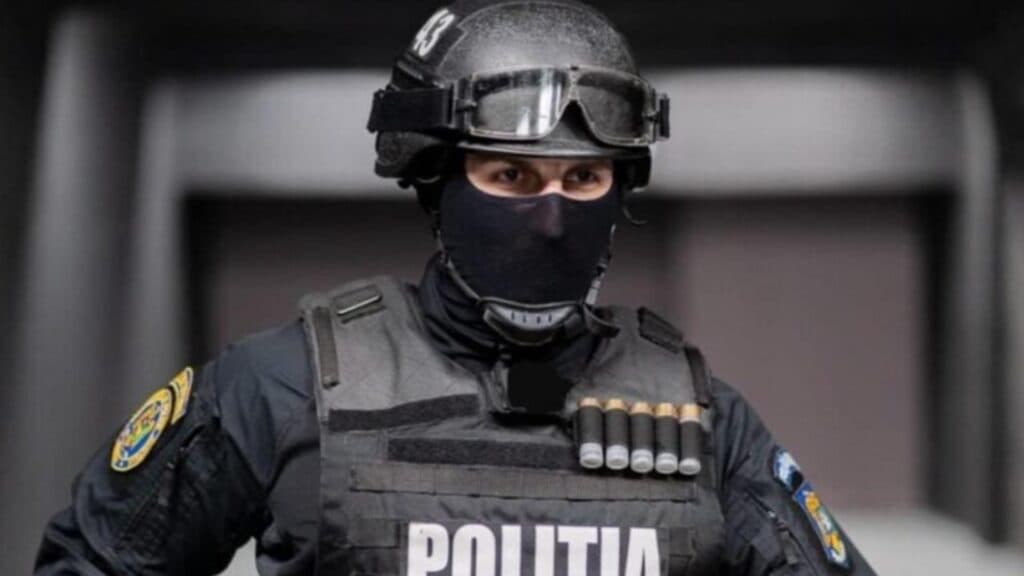 Un craiovean a fost reținut după ce a terorizat constant un agent de poliție