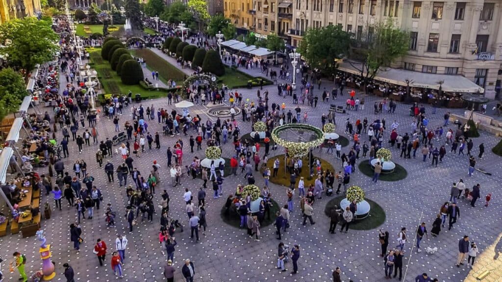 Un oraș românesc strălucește alături de New York și San Francisco ca destinație ideală de explorat în luna octombrie