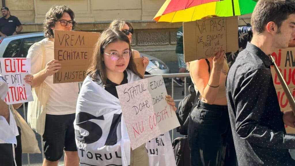 Studenții ies în stradă la debutul anului universitar: facultățile își fac auzită vocea