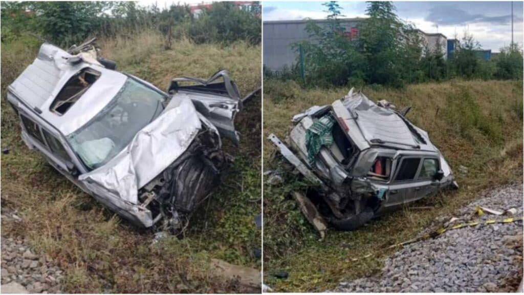 Coliziune feroviară în Suceava: Un bărbat prins în mașina avariată de tren