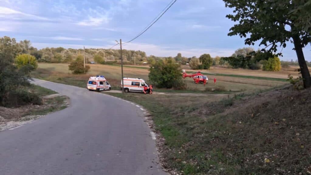 Coliziune dramatică între trei vehicule: cinci răniți, inclusiv două tinere adolescente