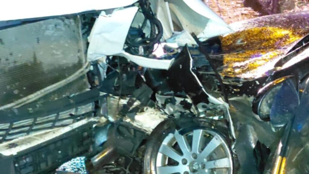 Coliziune devastatoare în Câmpia Turzii: Opt persoane rănite în incidentul dintre un microbuz și o mașină