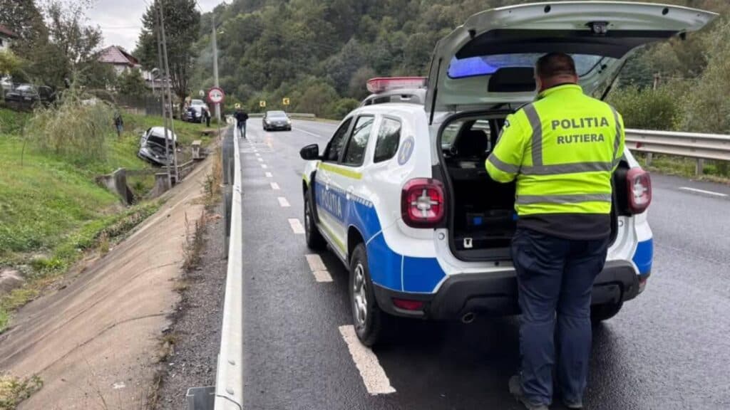 Coliziune serioasă pe DN 76: Trei victime, transportate de urgență la spital