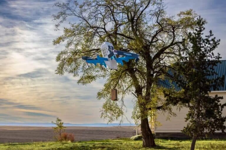 Amazon relansează livrările cu drone după incidentul din Arizona