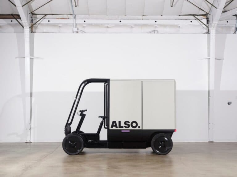 Amazon va achiziționa mii de vehicule de transport cu asistență la pedală de la subsidiara Rivian