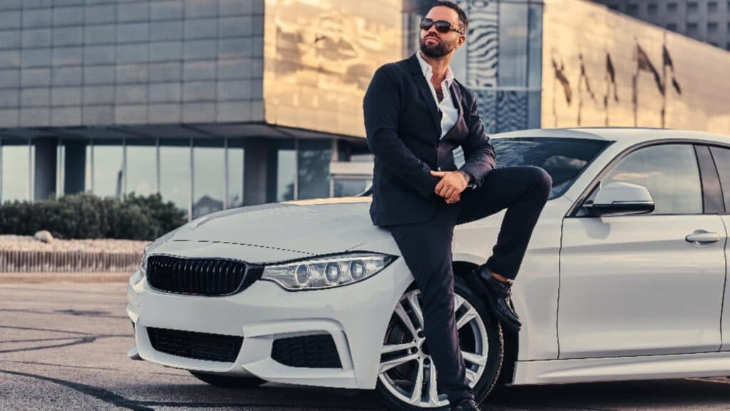 ANAF vizează proprietarii de automobile de lux: riscuri mari pentru cei care trăiesc în opulență fără justificarea veniturilor