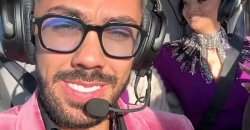 Armin Nicoară strălucește la Timișoara! Artistul a aterizat cu elicopterul la locația unde va celebra nunta cu Claudia Puican și botezul fiului său