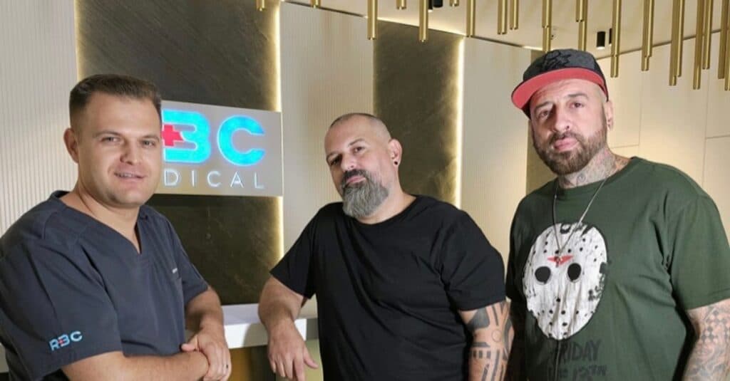 Ce surpriză a pregătit CRBL pentru fratele său mai mic? Descoperă ocupația acestuia și intervenția medicală pe care a îndurat-o: „Îmi doresc să mă pot juca cu fetița mea.”