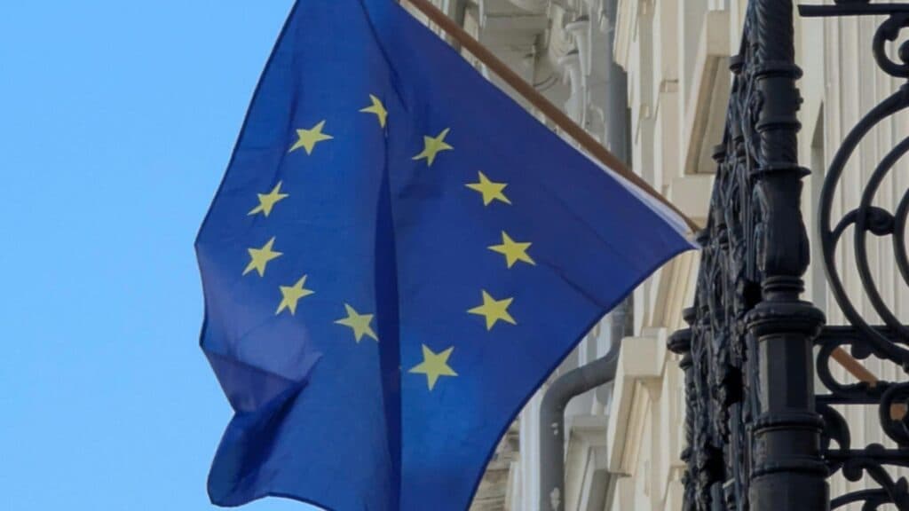 Comisia Europeană impune noi limite asupra substanțelor chimice din spumele de stingere a focului