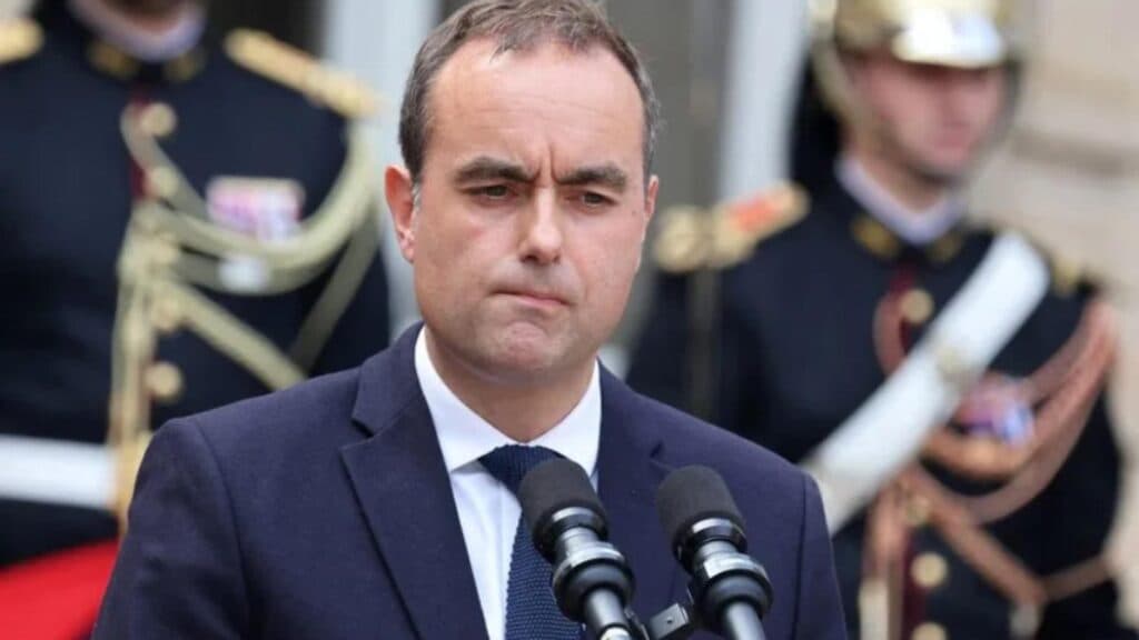 Franța lui Macron se confruntă cu o criză politică majoră: demisia premierului Sébastien Lecornu