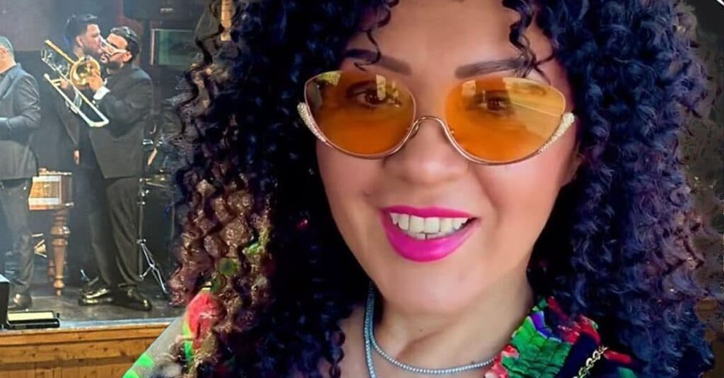 Descoperă cum a transformat Minodora livingul într-un colț de Africa: „O explozie de culoare, viață și bucurie.”