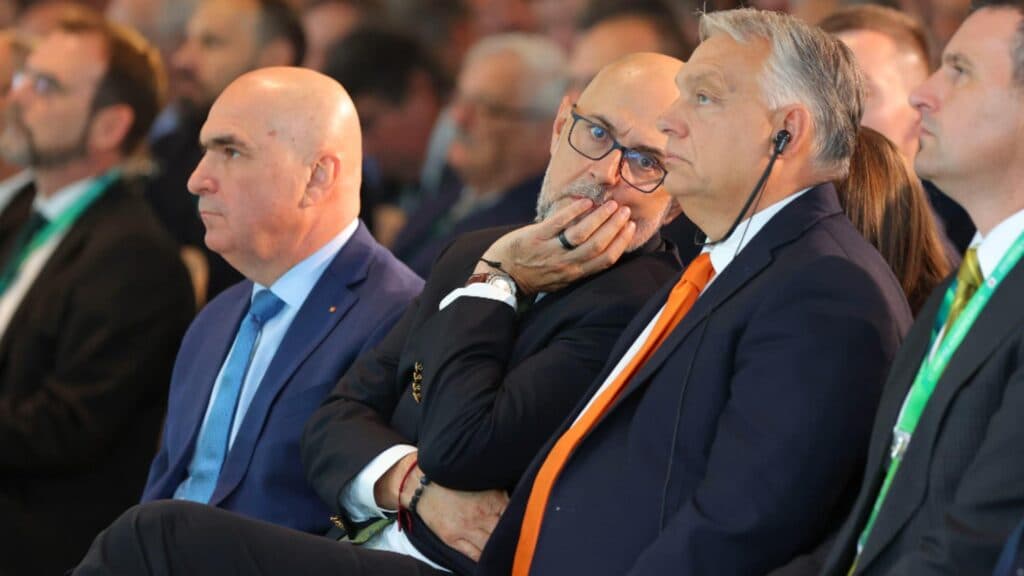Trădarea descoperită: premierul, marioneta liderilor internaționali. Kelemen Hunor, mesaj dur pentru Nicușor Dan: „Să nu uite că 90% dintre secui și maghiari l-au susținut.”