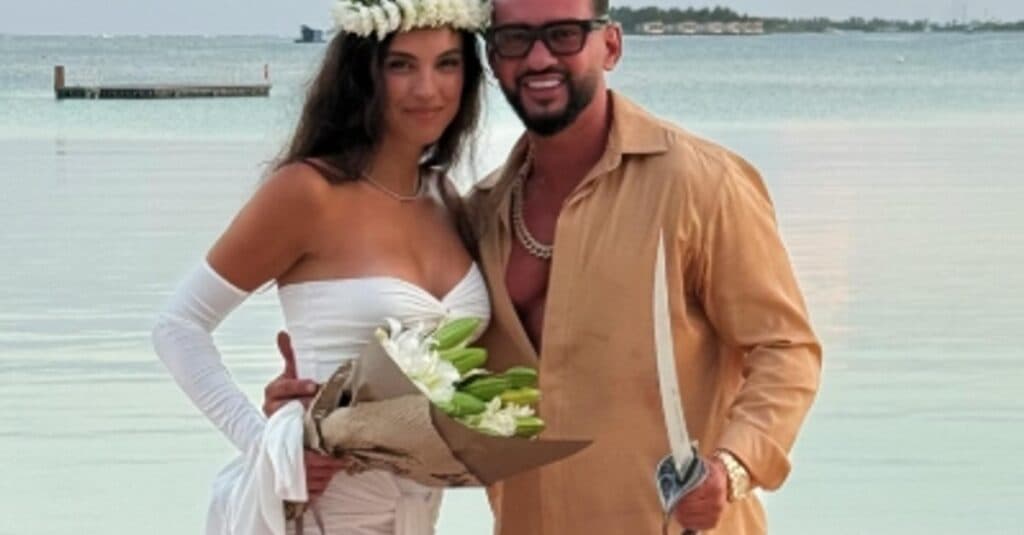 Dorian Popa și Andreea și-au spus „Da” în paradisul Maldive, anunțul fiind confirmat de mama artistului