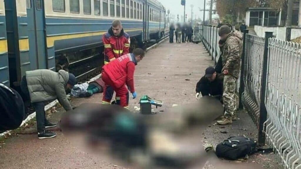 Deflagrație devastatoare pe un peron din Ucraina: patru vieți pierdute și alte 12 persoane rănite