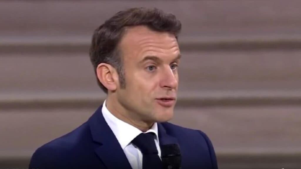 Franța la răscruce! Emmanuel Macron, sub o imensă presiune: apeluri tot mai insistente pentru demisia sa