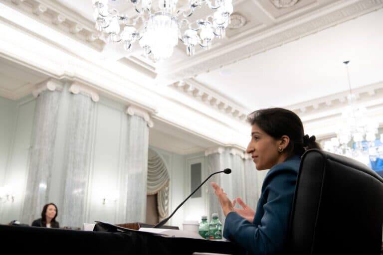 FTC șterge postările din era Lina Khan referitoare la riscurile AI și sursele deschise