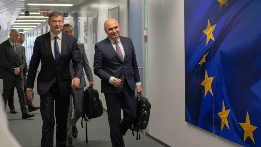 Ilie Bolojan avertizează asupra pericolului unui blackout: „Este esențial să acționăm în domeniul eficienței energetice.”