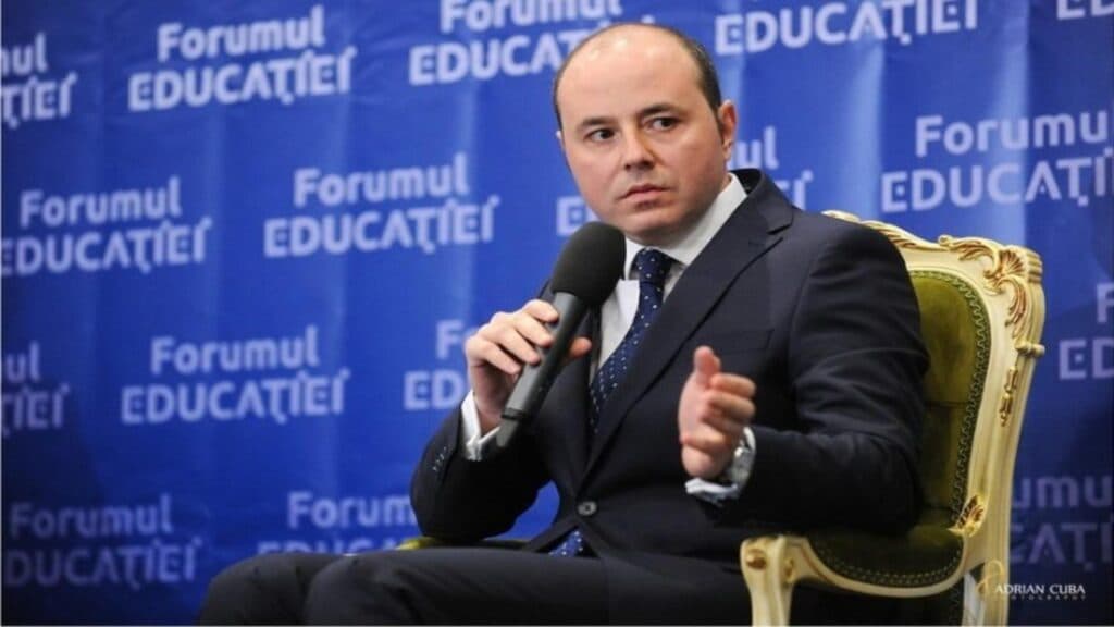 Dublu standard: Alexandru Muraru îl atacă pe Nicușor Dan, dar acum îi oferă sprijin
