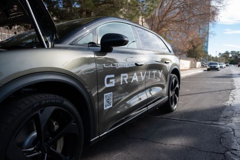 Lucid Motors atinge un nou prag pe fondul creșterii vânzărilor Gravity și al expirării creditului fiscal