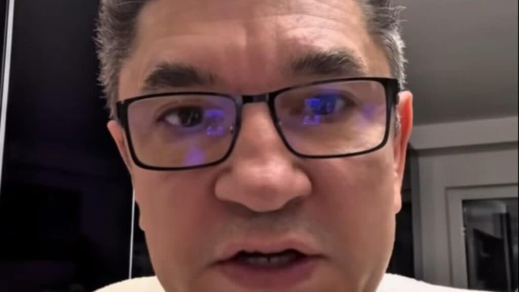 Luis Lazarus își exprimă indignarea față de zvonurile despre retragerea trupelor americane: „Mincinoșilor! V-am spus acum două luni că pleacă americanii. Uitați dovada!”
