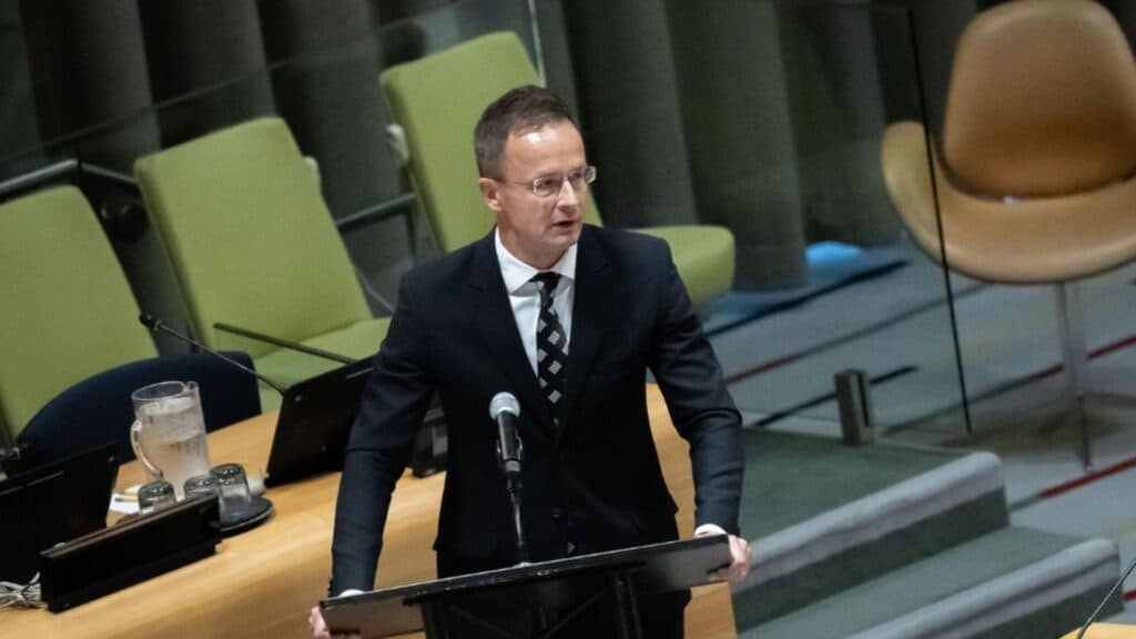 Ministrul ungar de Externe îi avertizează pe liderii UE: Bruxelles-ul se pregătește pentru confruntare și intenționează să impună costuri europenilor