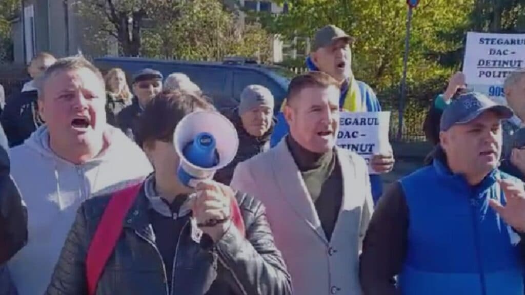 Nicușor Dan, contestat din nou de români: Oamenii cer demisia președintelui