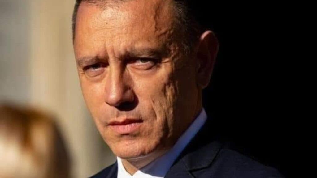 “Mihai Fifor îl critică pe premierul Bolojan: ‘Conduce țara cu o încăpățânare de neimaginat’.”