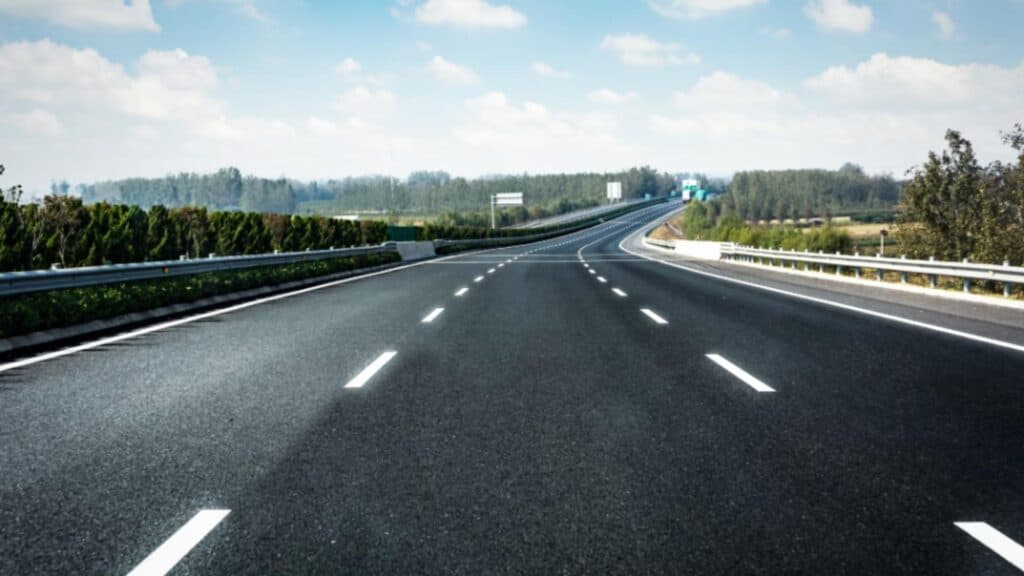 O națiune europeană lansează autostrada smart, unde camioanele sunt cântărite fără ca șoferii să știe când primesc amenzi