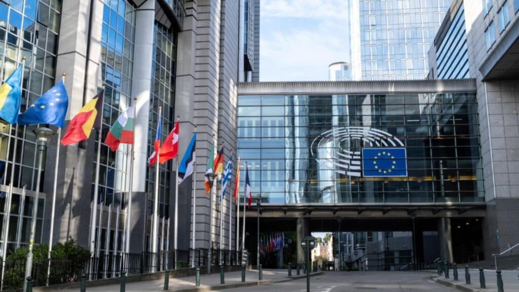 Parlamentul European ia măsuri împotriva abuzurilor în spațiul aerian românesc