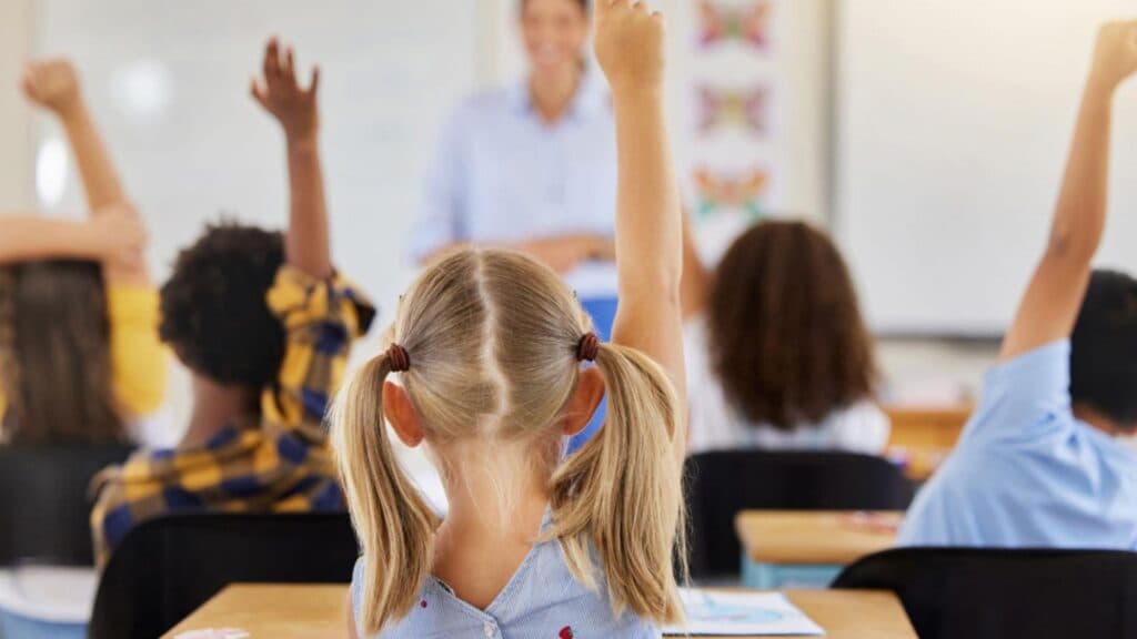 Cadrele didactice nu pot folosi elevii ca exemplu și nu pot discuta la întâlnirile cu părinții despre performanțele lor